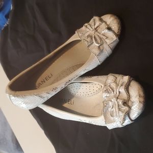 Cute white and silver bow tie slip ons